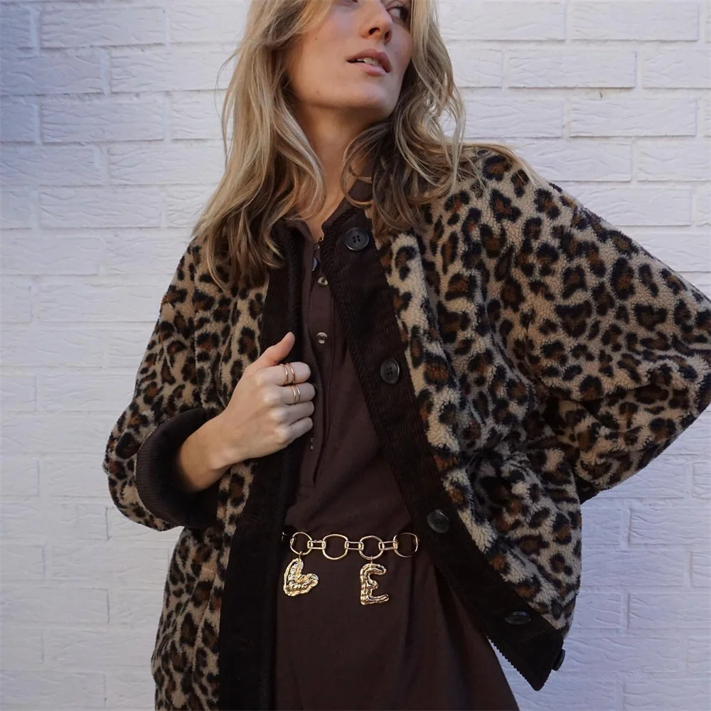 Veste à col rond avec motif léopard
