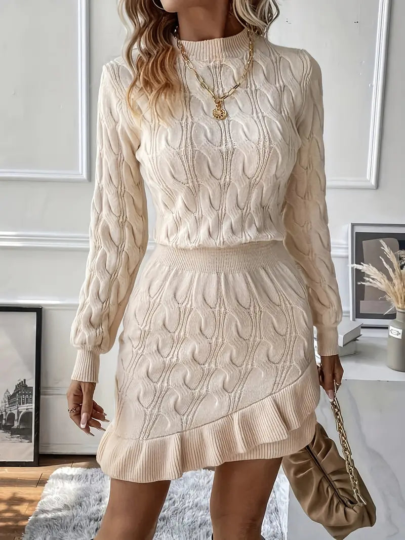 Robe en tricot structurée avec détails en volants - Projet Paris - Raffinée, Confortable
