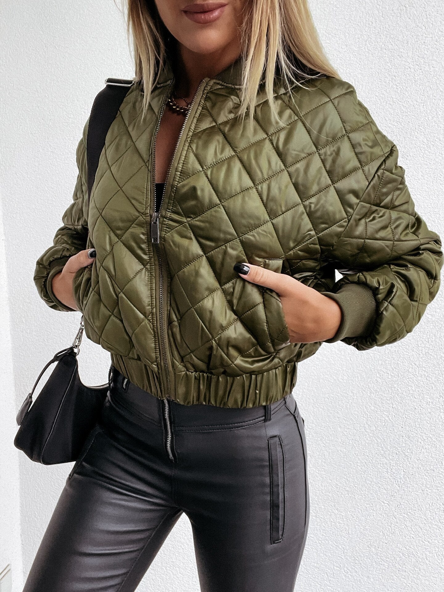 Veste courte matelassée pour femmes
