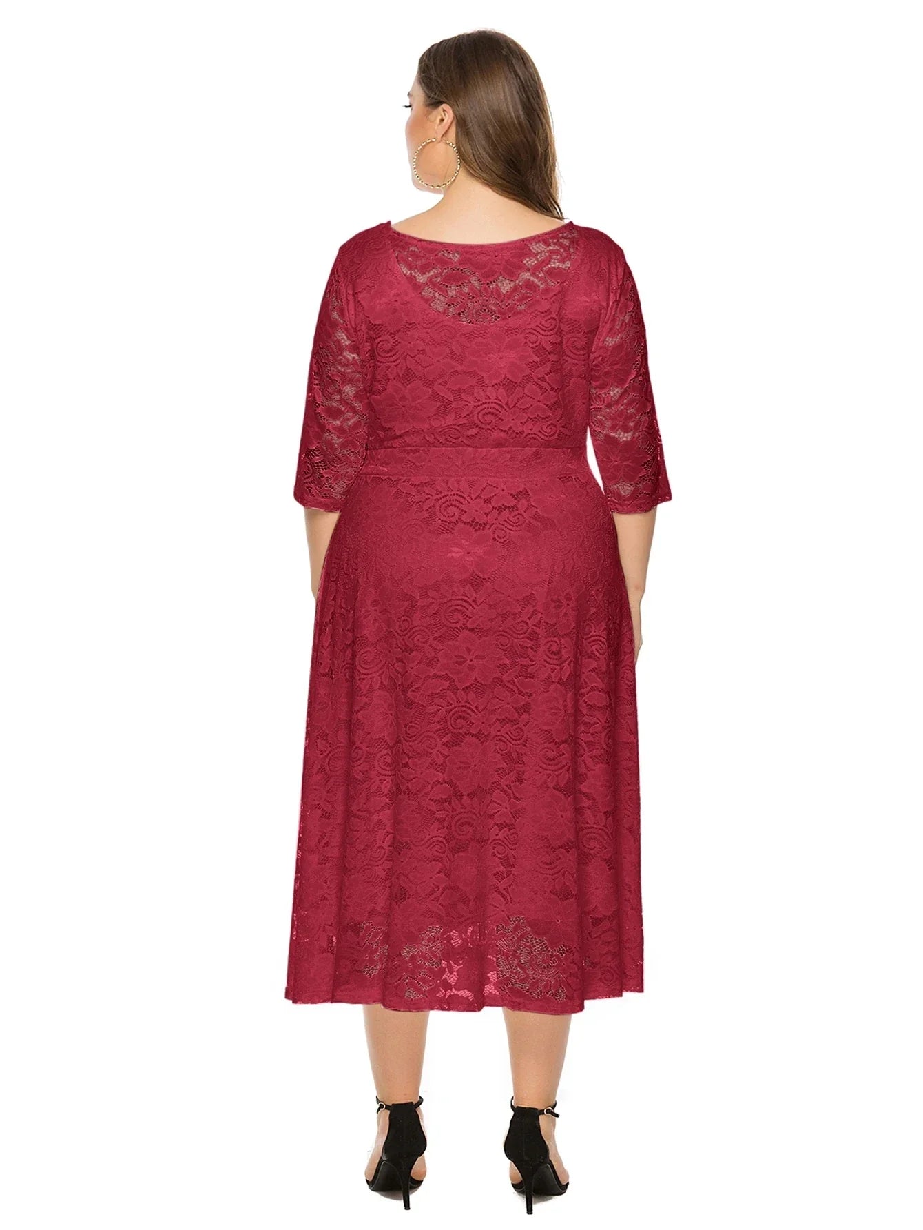 Robe midi grande taille en dentelle contrastée - Élégance et style unique - Projet Paris - Détails raffinés