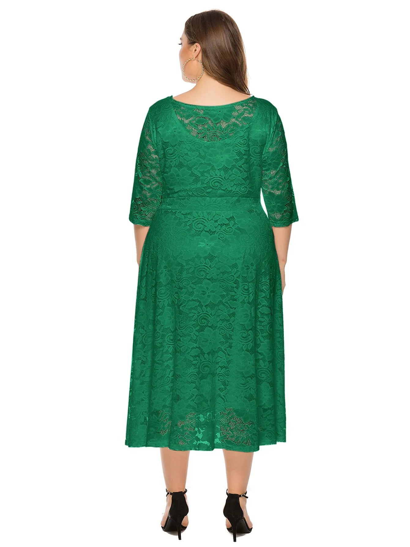 Robe midi grande taille en dentelle contrastée - Élégance et style unique - Projet Paris - Détails raffinés
