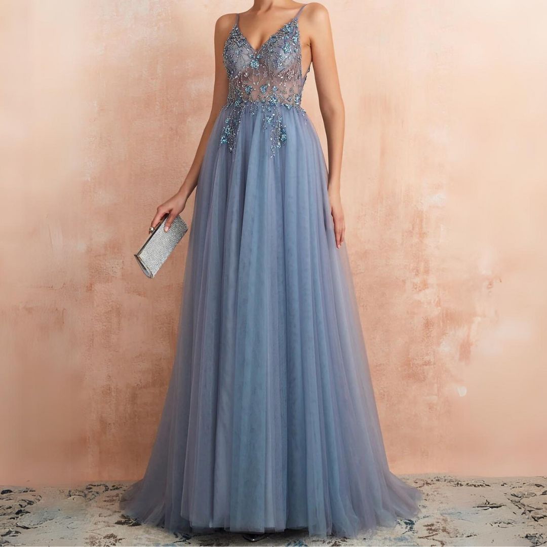 Robe en tulle Theresa - avec fente et décolleté en V - Projet Paris - Élégance aérienne