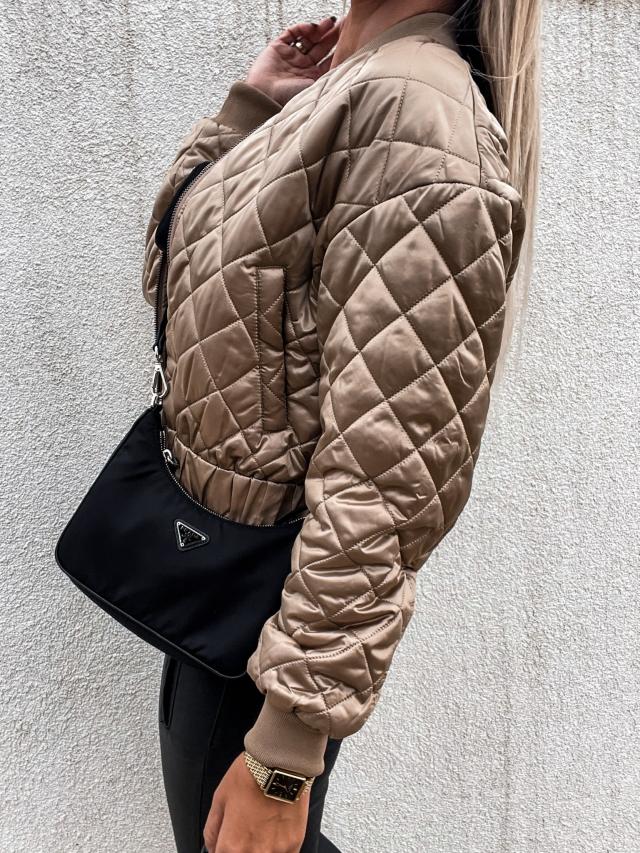 Veste courte matelassée pour femmes