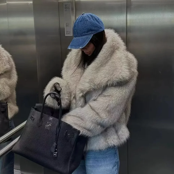 Ainsley - Manteau de fourrure élégant avec col surdimensionné