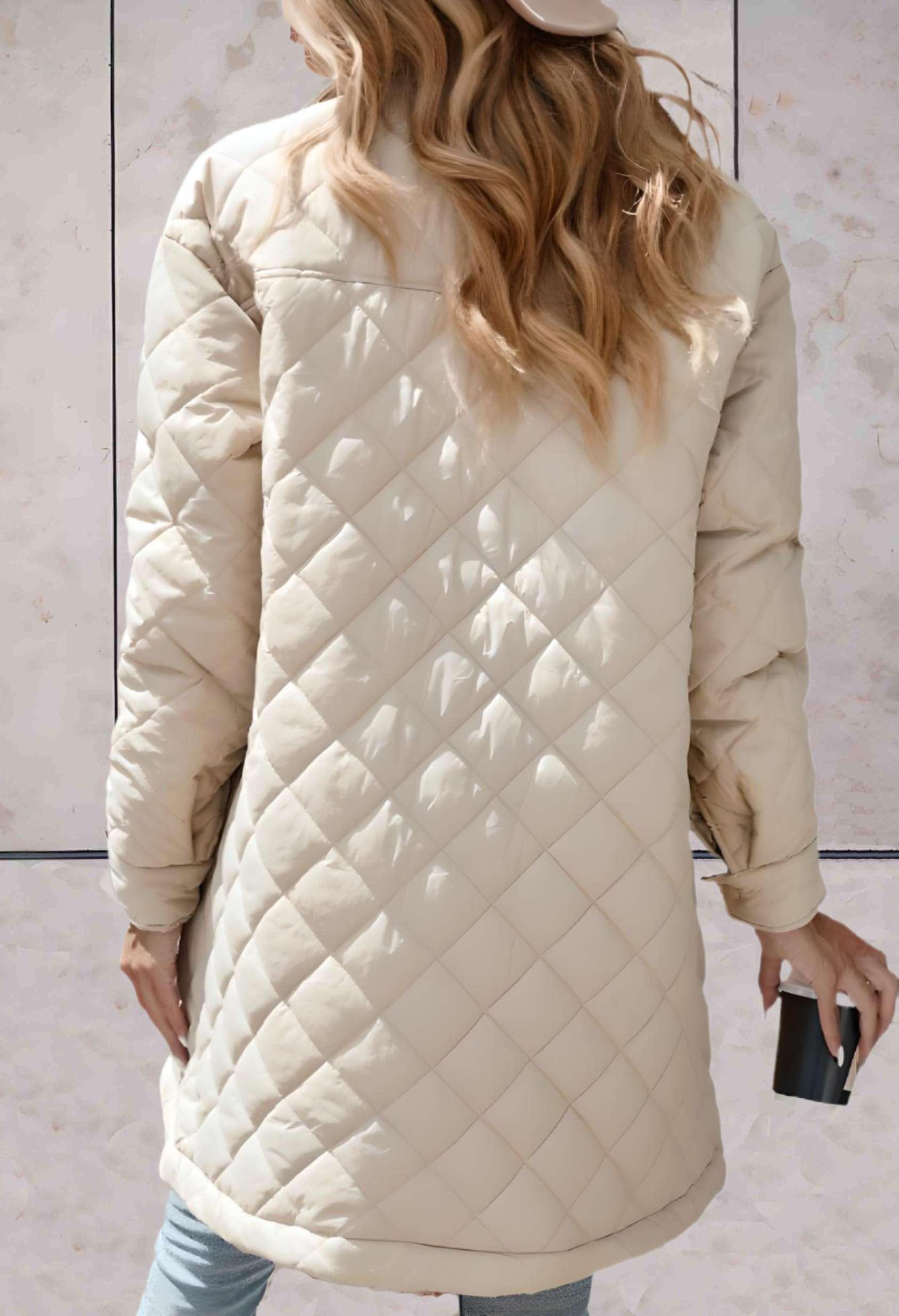 Kurtneigh - Long manteau d'hiver crème avec deux poches sur la poitrine