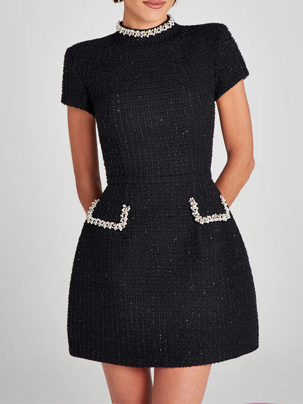Robe mini en tweed luxe avec perles - Élégance et raffinement - Projet Paris - Parfaite pour les occasions spéciales