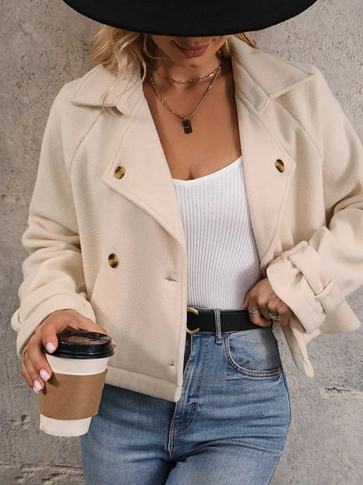 Tessa - veste élégante avec fermeture à bouton et col