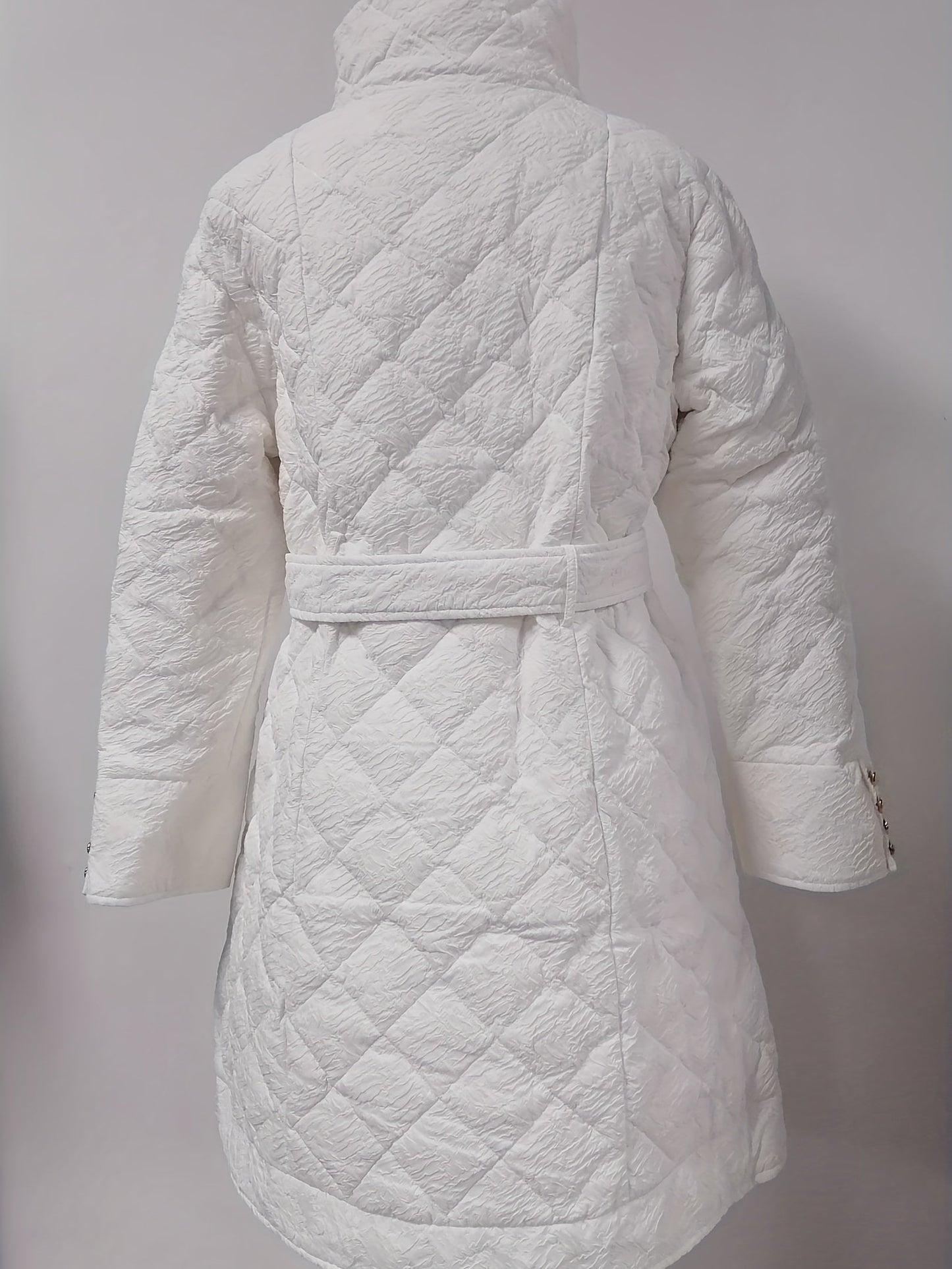 Manteau matelassé élégant pour femmes avec ceinture – Chic et tendance – Projet Paris – Parfait pour l'hiver