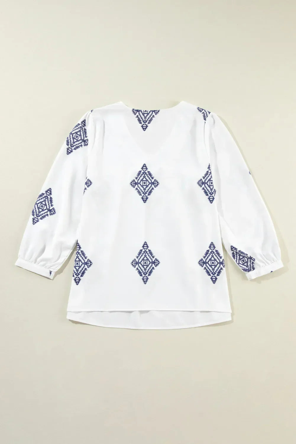 Noéline | Blouse Blanche à Manches Longues et Détails Stylés