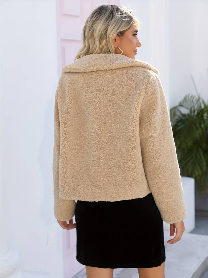 Élégant manteau d'hiver en peluche beige