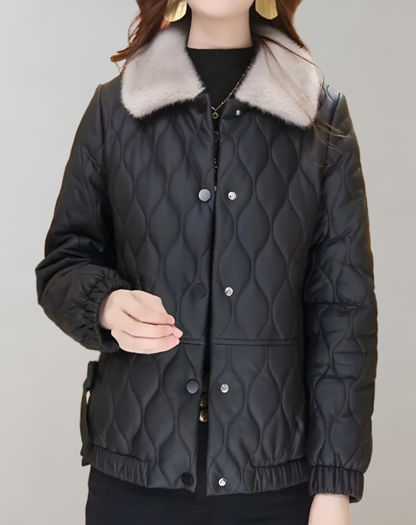 Nora - Manteau d'hiver noir avec motifs gaufrés et faux cols en tissu
