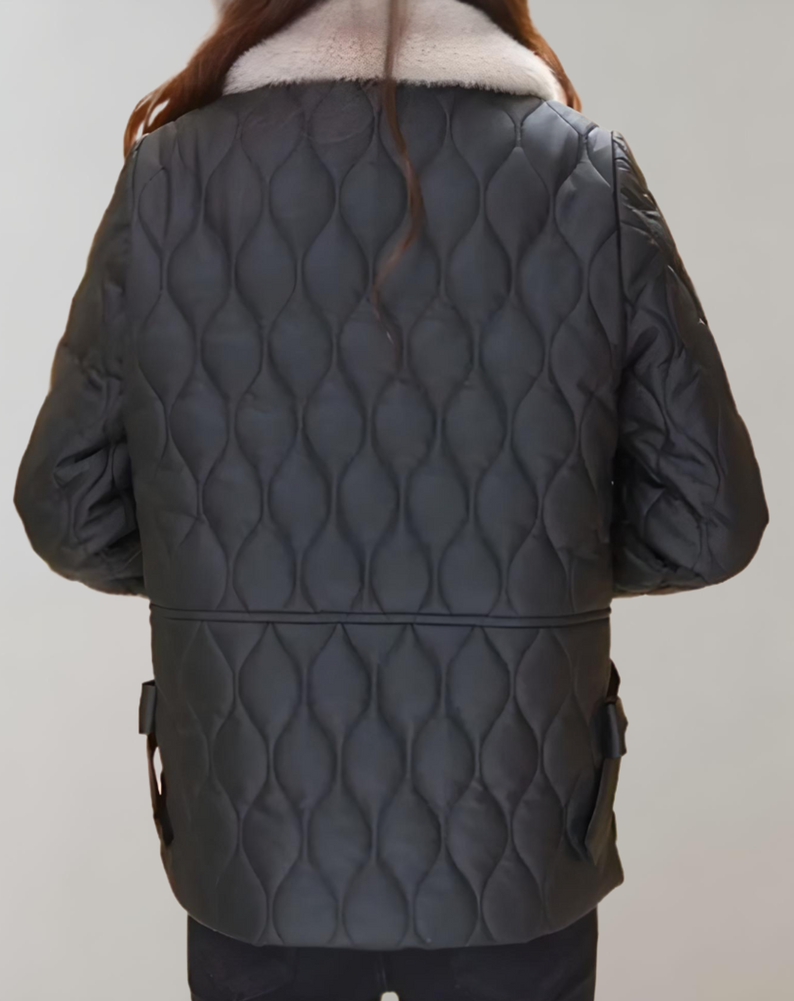 Nora - Manteau d'hiver noir avec motifs gaufrés et faux cols en tissu