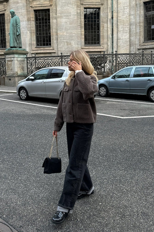 Nelli | Veste Marron Douce à Boutons avec Poches - Élégance et Confort