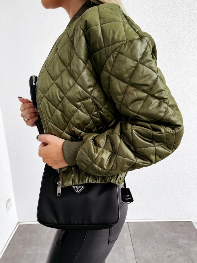 Veste courte matelassée pour femmes