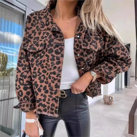 Joana - Veste en jean imprimé léopard