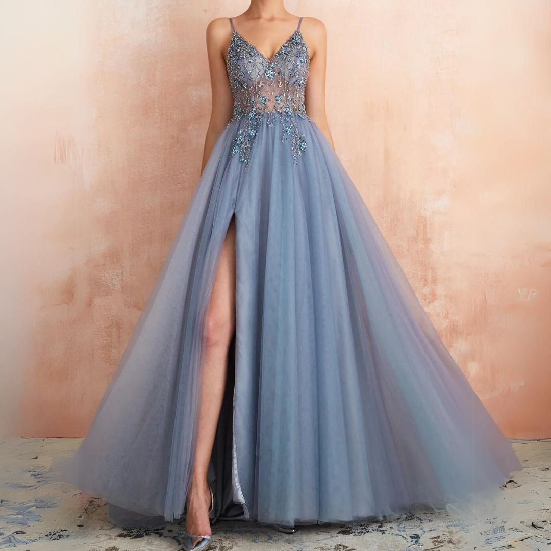 Robe en tulle Theresa - avec fente et décolleté en V - Projet Paris - Élégance aérienne