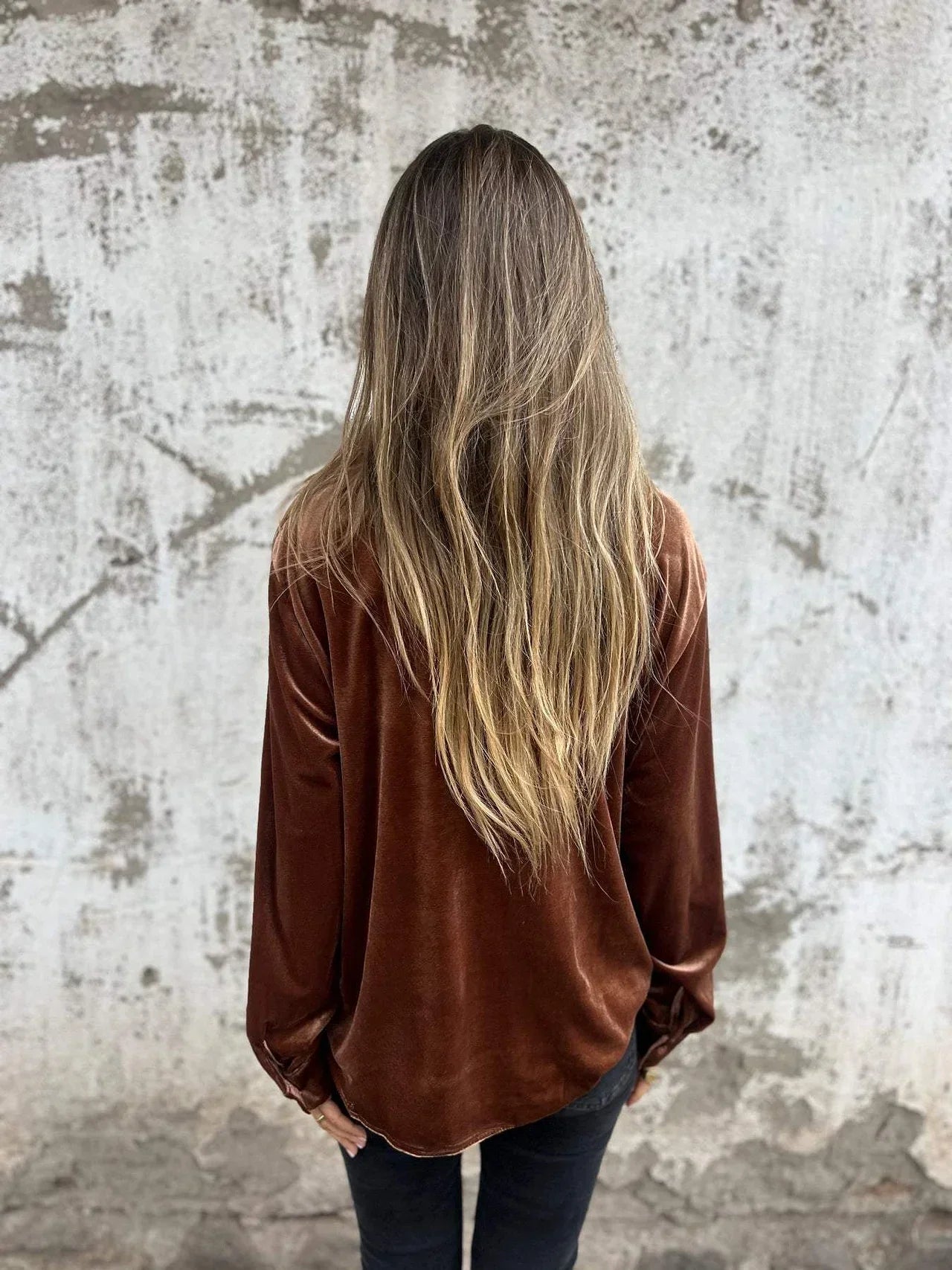 Béatice | Blouse en Velours à Manches Longues, Boutonnée avec Poche Plaquée