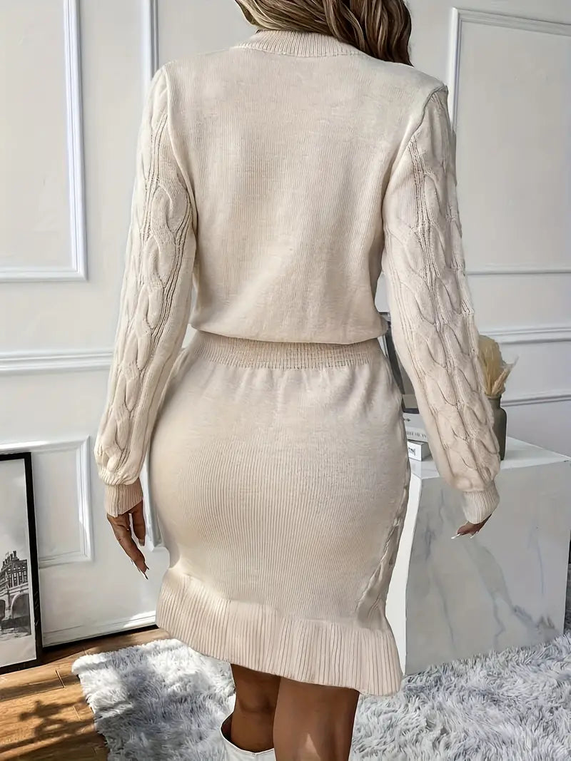 Robe en tricot structurée avec détails en volants - Projet Paris - Raffinée, Confortable